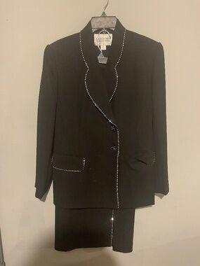 Executive collection size 6P black skirt set